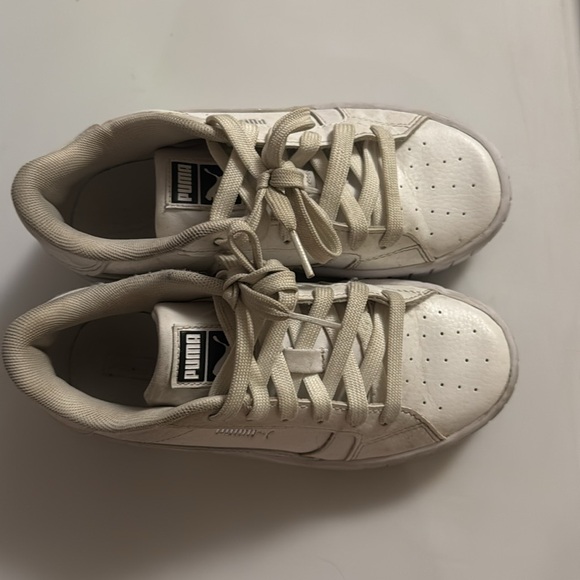 Girls Puma Sneakers Size 13 - Picture 2 of 6